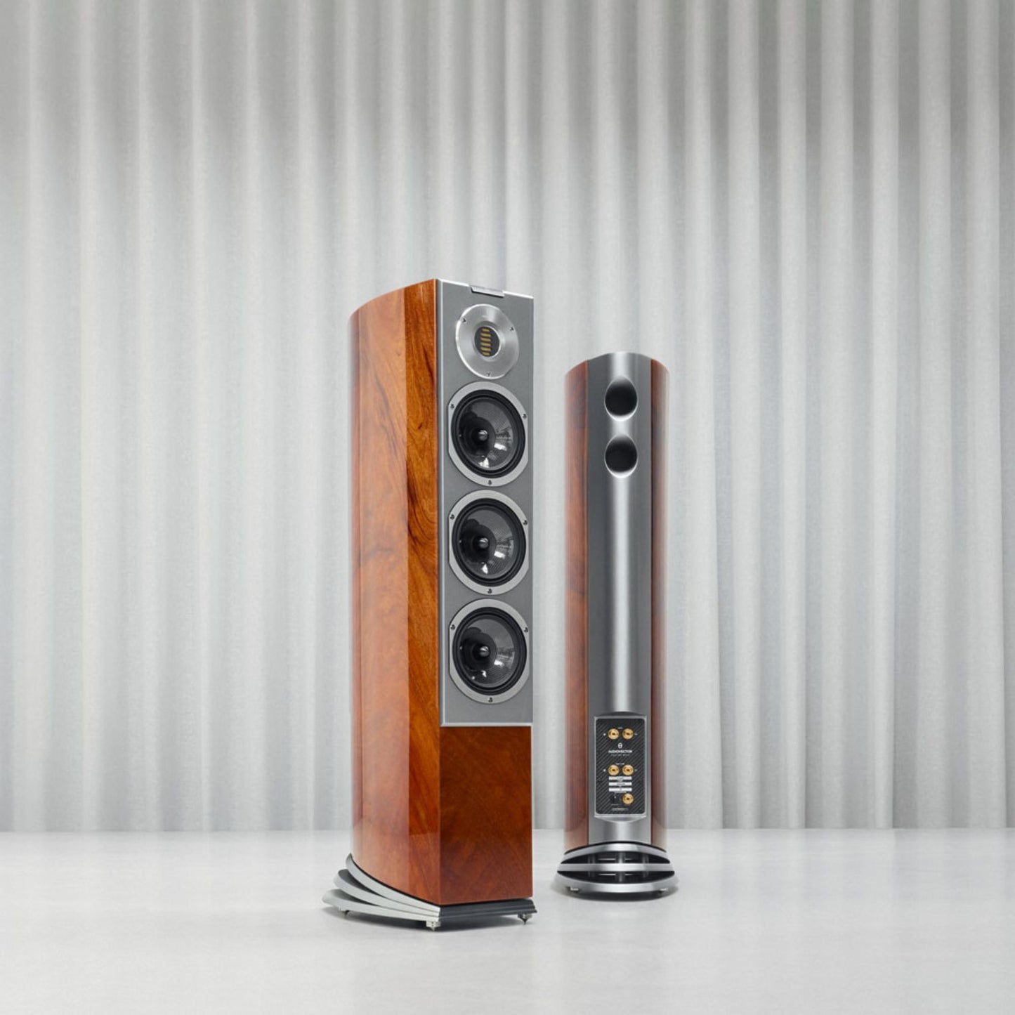 Audiovector R5 arreté