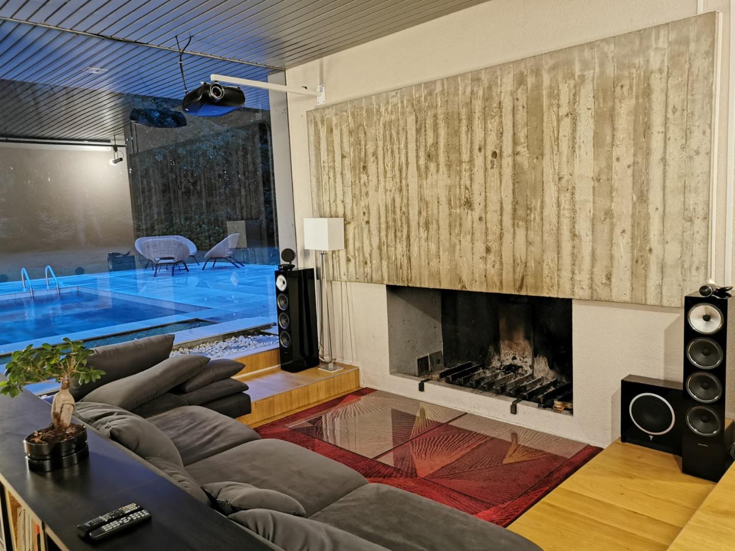 Installation Bowers & Wilkins, Rega et McIntosh À Bordeaux