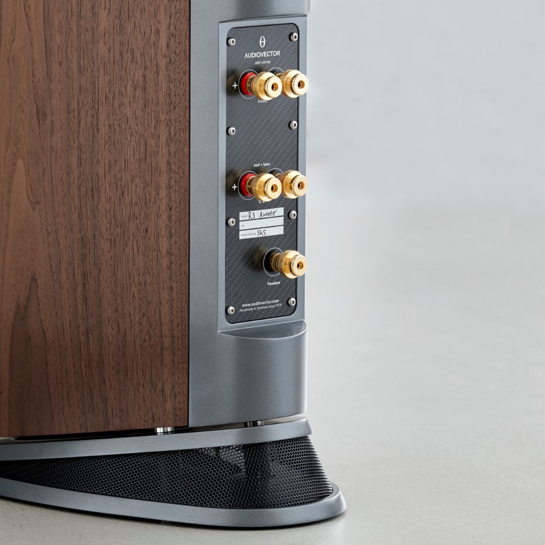 Audiovector R3 Arreté